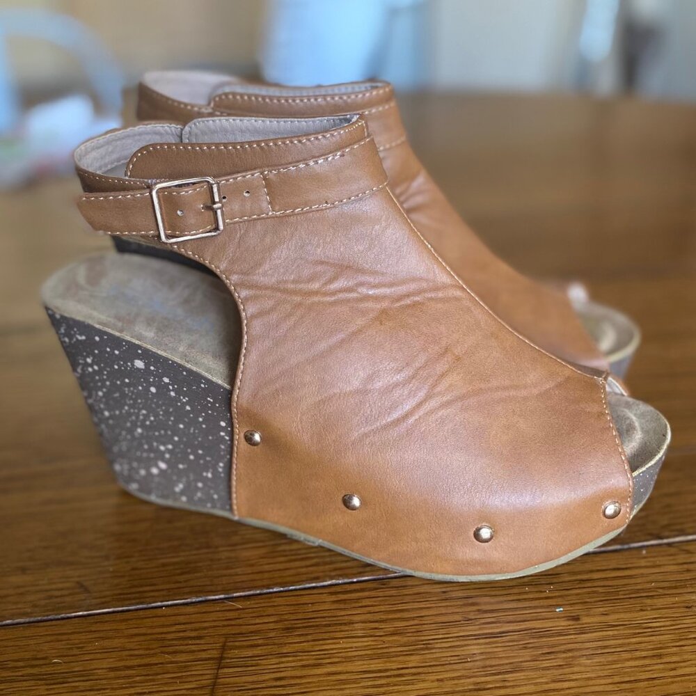 Refresh Mara Peep Toe Slingback Strap Platform Wedge Sandal Size 6.5